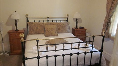 Abaleen House - Australia Accommodation 2