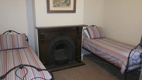 Abaleen House - Australia Accommodation 3