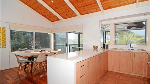 Barrakee Beach House - Anglesea - Australia Accommodation 1