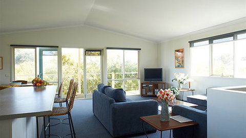 16 Mermaid - Australia Accommodation 3