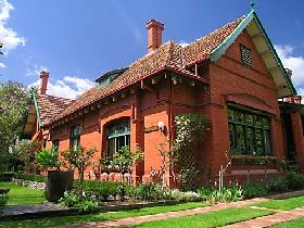 Buxton Manor - Musica Viva Apartment - Australia Accommodation 2