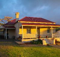 Charlie Bates Cottage - Australia Accommodation