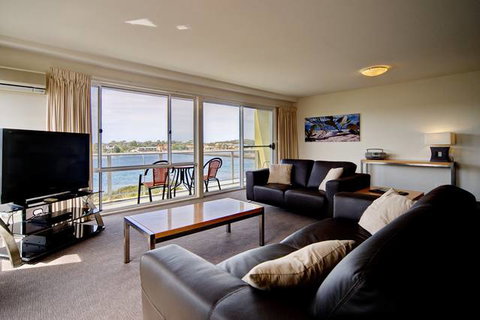 Albacore Apartments - Australia Accommodation 3