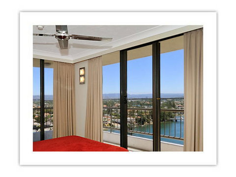 Alexander Holiday Apartments - Australia Accommodation 4