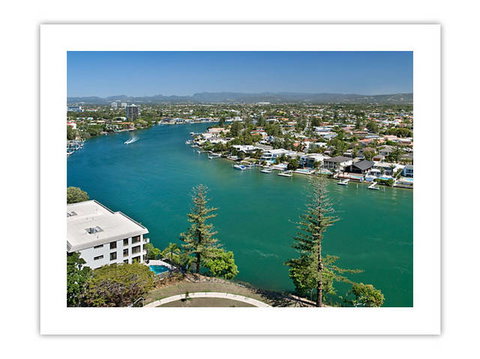 Alexander Holiday Apartments - Australia Accommodation 9
