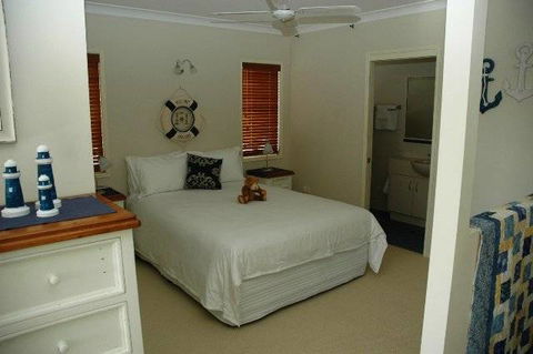 Alexander Lakeside Bed & Breakfast - Australia Accommodation 1