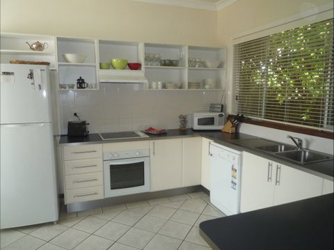 Apartments On-The-Park: March - Australia Accommodation 2
