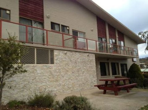 Aalberg Chalet Jindabyne - Australia Accommodation 2