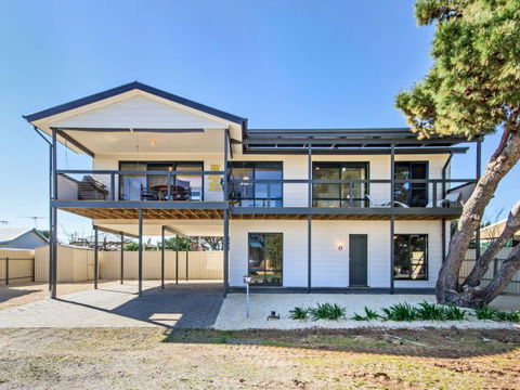 Century 21 SouthCoast: Whinnerah Sunsets - Australia Accommodation 0