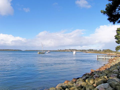 Comarong Cottage - Australia Accommodation 7