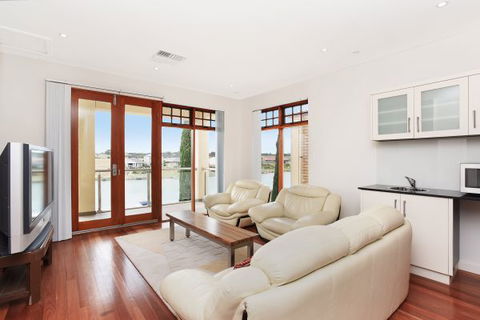 Il Grande Castello - Australia Accommodation 5