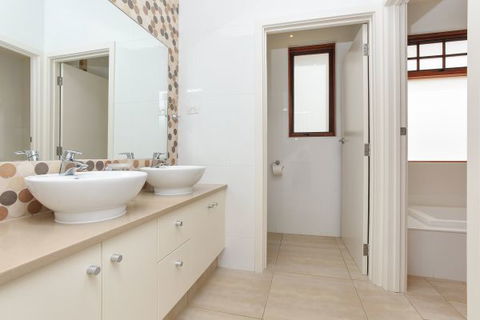 Il Grande Castello - Australia Accommodation 9