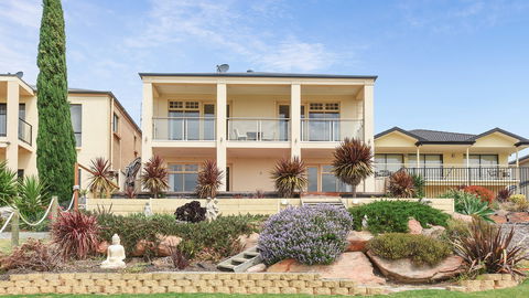 Il Grande Castello - Australia Accommodation 10