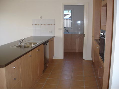 Shamore Apartments - Eleventh Street - Australia Accommodation 2