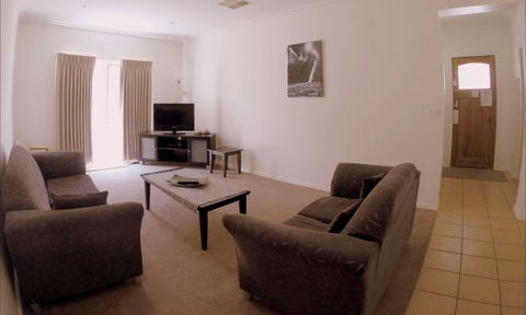 Shamore Apartments - Eleventh Street - Australia Accommodation 5