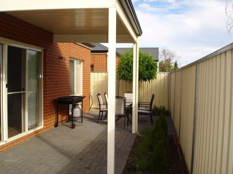 Shamore Apartments - Eleventh Street - Australia Accommodation 7