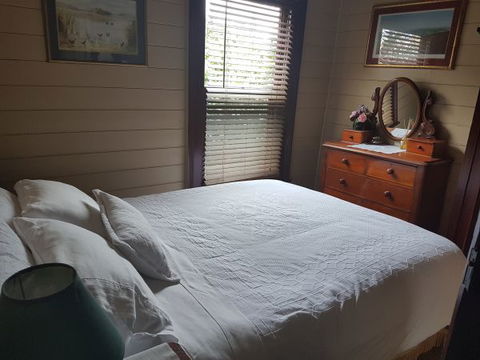 Twomey's Cottage - Australia Accommodation 6