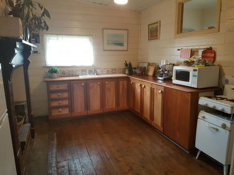Twomey's Cottage - Australia Accommodation 7