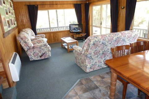 Arties Cottage Accommodation - Australia Accommodation 1