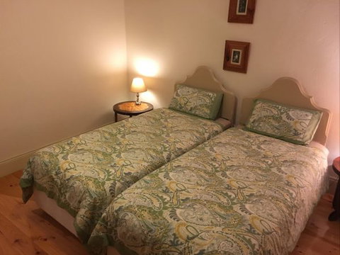 Dalton On The Lake - Australia Accommodation 6