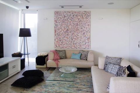 Denning Beach House - Australia Accommodation 7