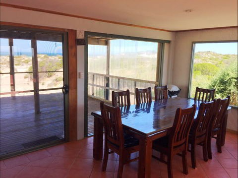 Fowlers Bay Beach House - Australia Accommodation 4