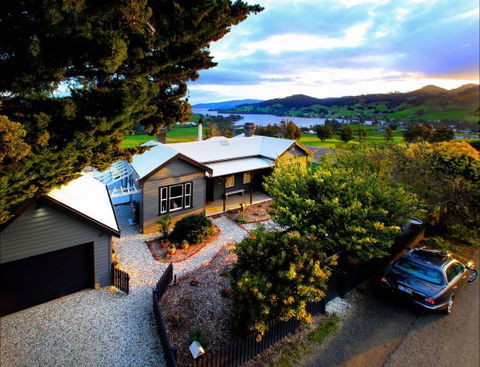 Frenchman's River - The Helmsman's House - Australia Accommodation 0
