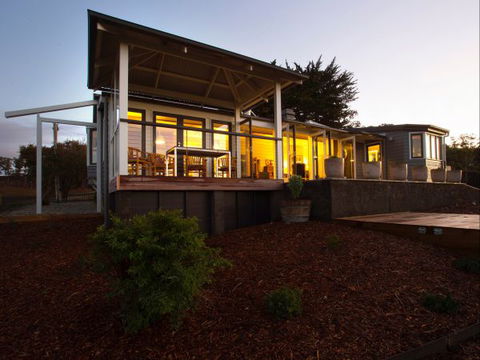 Frenchman's River - The Helmsman's House - Australia Accommodation 7