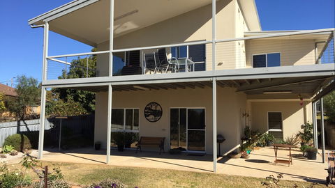 Lyreen's Apartment Bed And Breakfast - Australia Accommodation 0