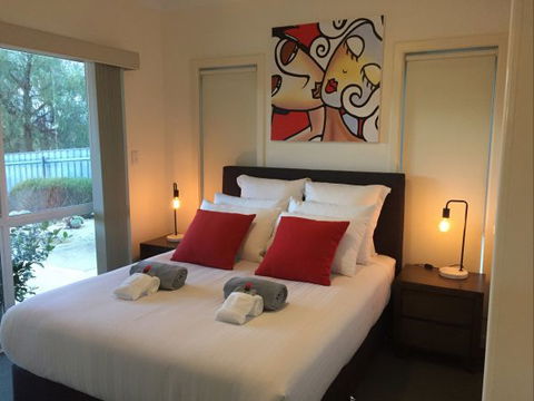Lyreen's Apartment Bed And Breakfast - Australia Accommodation 2