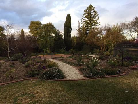 Lyreen's Apartment Bed And Breakfast - Australia Accommodation 9
