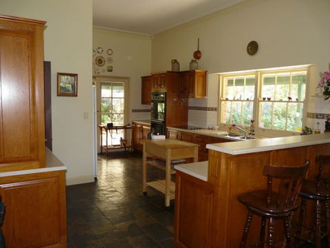 Oliver's White Hill Bed And Breakfast - Australia Accommodation 4