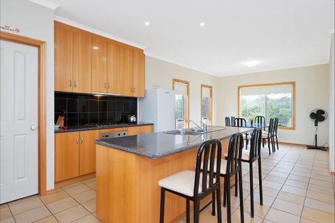 Reef View Apartments - Australia Accommodation 5
