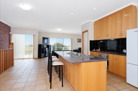 Reef View Apartments - Australia Accommodation 6