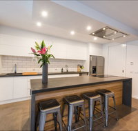 The Bright House - Australia Accommodation