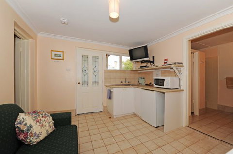 Albany View Street Lodge Bed And Breakfast And Art Studio - Australia Accommodation 1