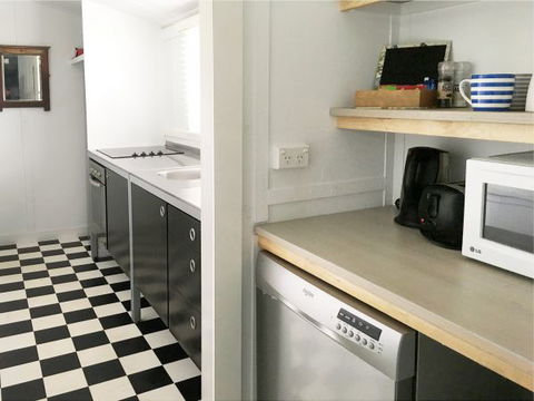Atlantis Seafarers Cottage - Australia Accommodation 4
