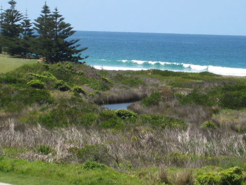 Beach Breakers - Australia Accommodation 0