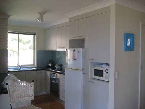 Beach Breakers - Australia Accommodation 2