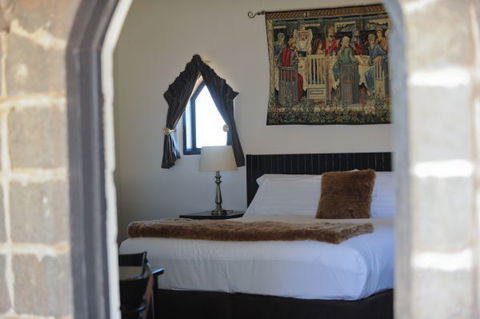 Castle Suites - Kryal Castle - Australia Accommodation 2