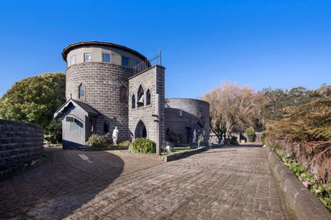 Castle Suites - Kryal Castle - Australia Accommodation 8