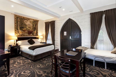 Castle Suites - Kryal Castle - Australia Accommodation 9