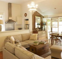 Cadogan Central Luxury - Australia Accommodation