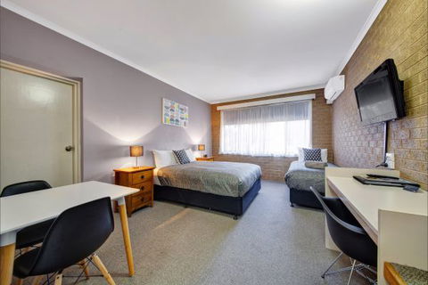 Central Deborah Motel - Australia Accommodation 2