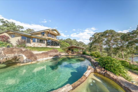 Coach House Hill Cottage - Australia Accommodation 8