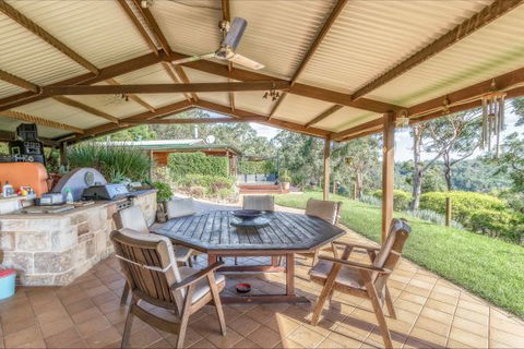 Coach House Hill Cottage - Australia Accommodation 9