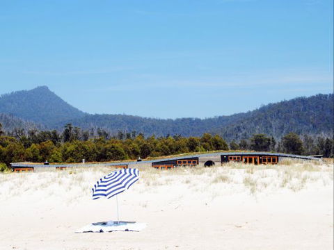Malibu On The Beach - Australia Accommodation 0