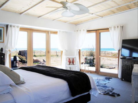 Malibu On The Beach - Australia Accommodation 7