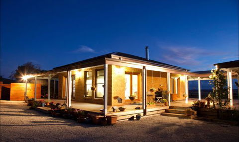 Sanctuary@Waratah - Australia Accommodation 0