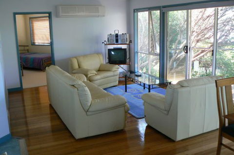 Sandy Point Beach Escape - Australia Accommodation 2